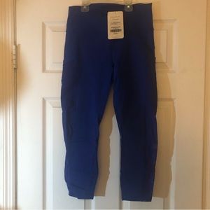 Fabletics Mila Pocket Capri Leggings